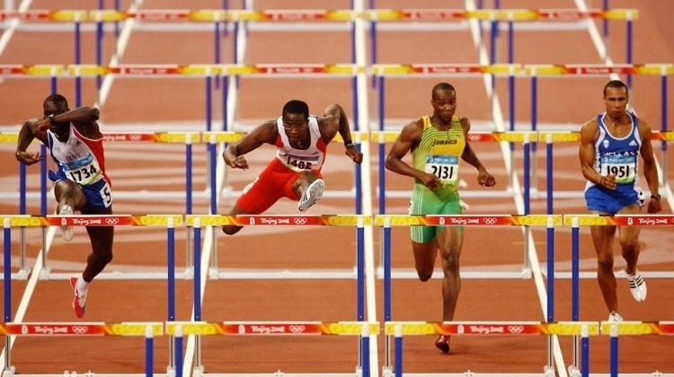 记者：利雅得新月希望签下萨拉赫，美职联的圣地亚哥也有意